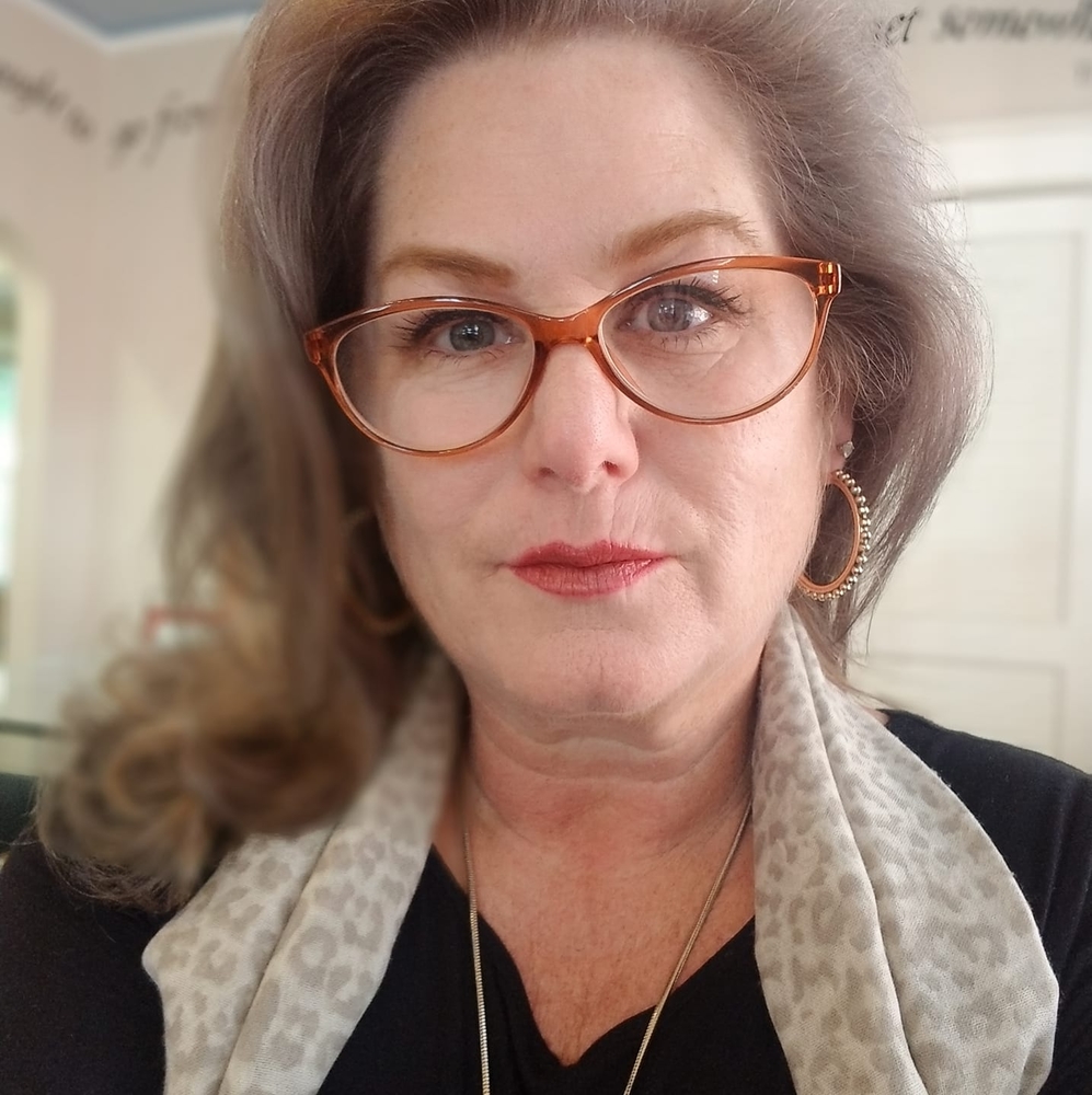 Meet your Posher, Carolyn